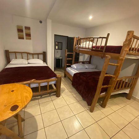 Hostal 17-52 Guatemalaváros Kültér fotó